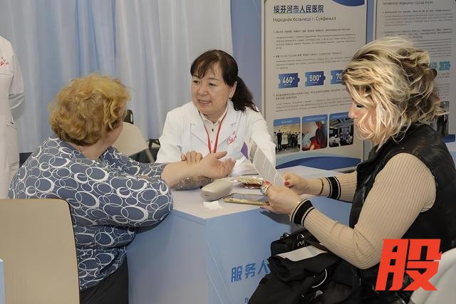 警惕外国医疗难民！中国人辛苦建立的便捷医疗，绝不能被随意消费